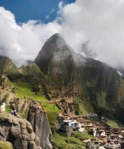 Complete view of the summit of Machu Picchu