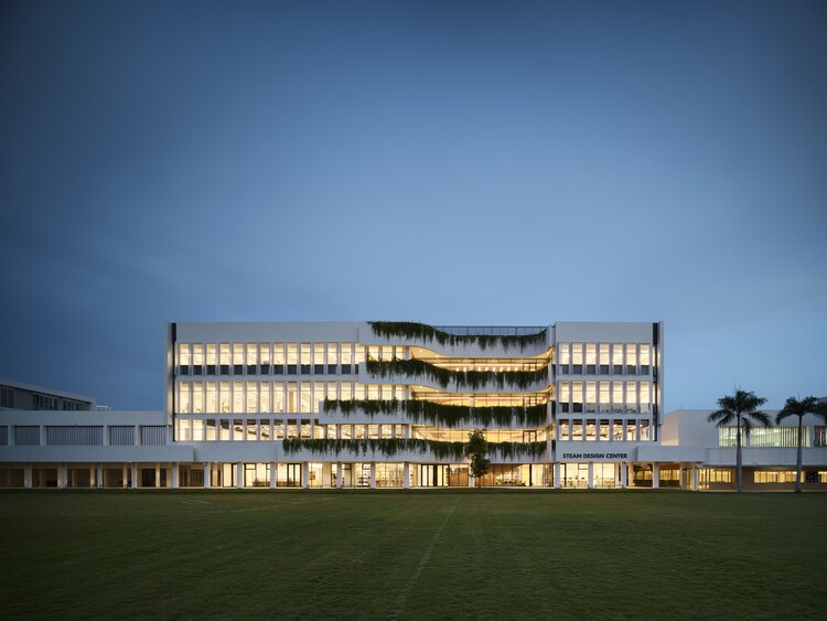 New Middle School and STEAM Design Center / Flansburgh Architects – Exterior Photography