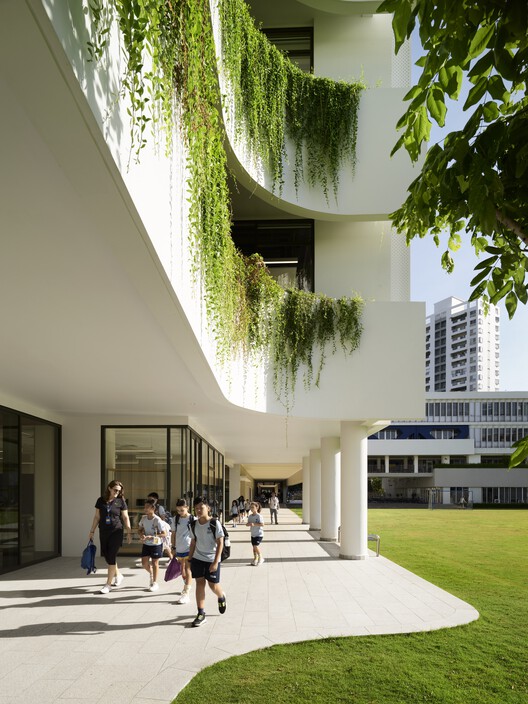 New Middle School and STEAM Design Center / Flansburgh Architects – Interior Photography, Courtyard