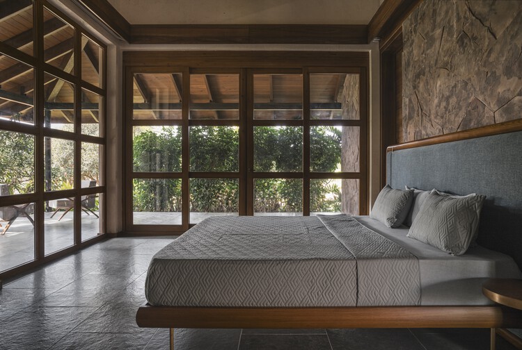 Courtyard House / 23 Degrees Design Shift – Interior Photography, Bedroom, Wood, Bed, Lighting