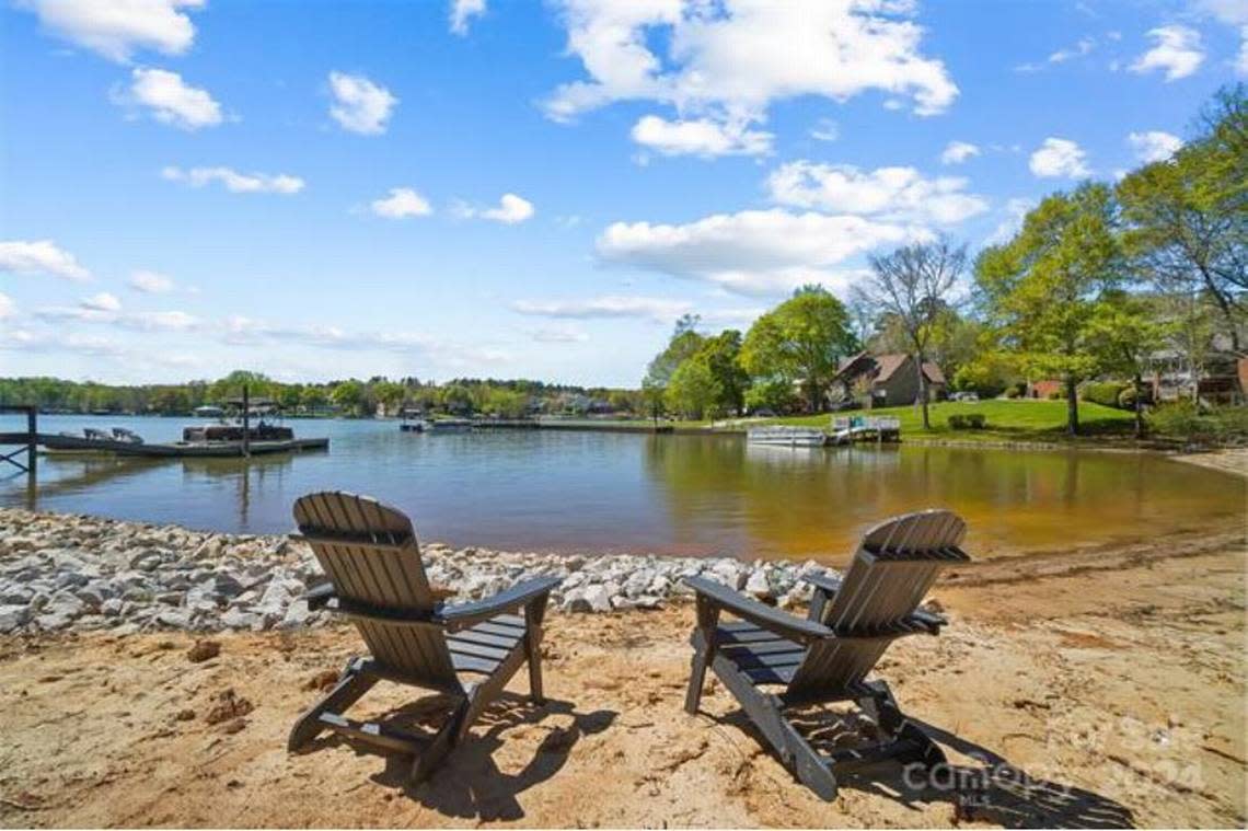 A private beach on Lake Wylie comes with a home on Martha's Vineyard Road that sold in November for more than $3 million.