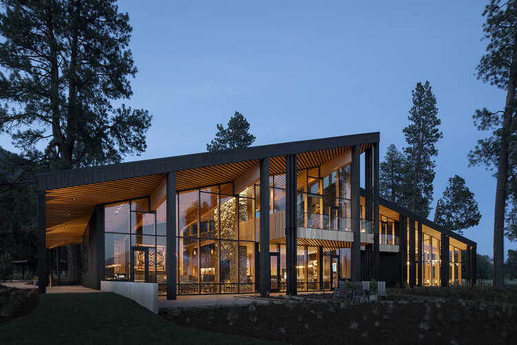 Black Butte Ranch Lodge / Hacker Architects – Exterior photography, wood