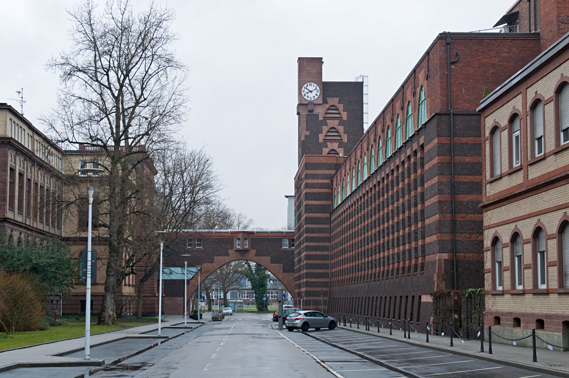 Colorful brick expressionism in a Frankfurt factory