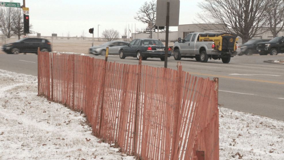 Cedar Rapids uses snow fencing to create winter storm barriers and increase traffic safety