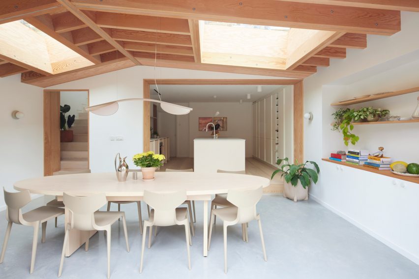 Dining area in London Home Renovation by Studio Merlin