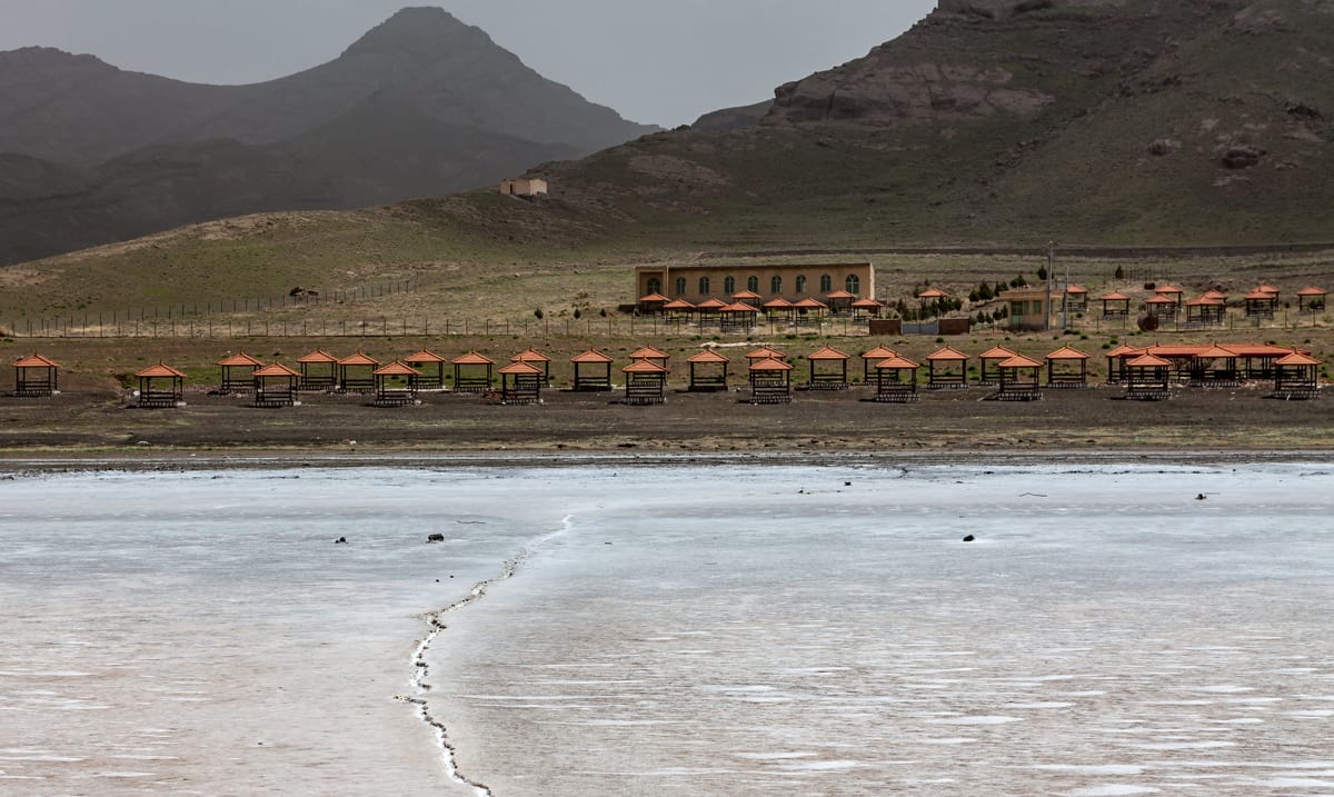 The remains of the Urmiensee in Northern Iran (Ninara/Flickr)