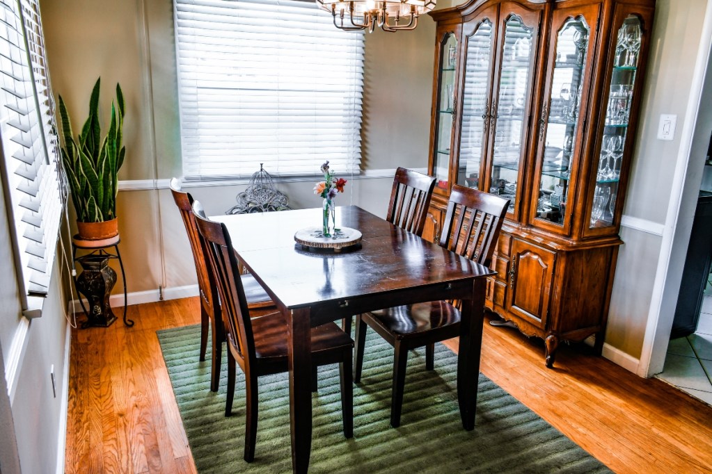 Traditional dining room with a Chinese closet