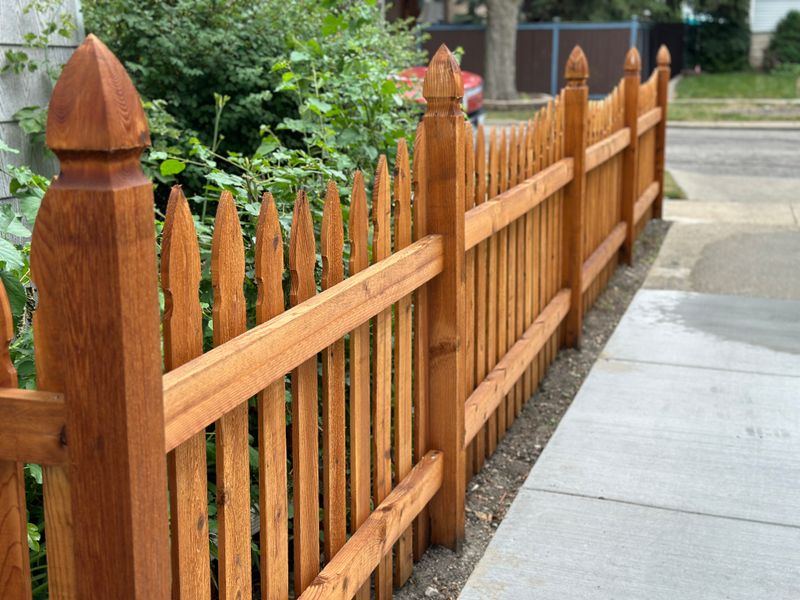 Deck DOC announces extended Wood fence restoration services throughout Chicago!