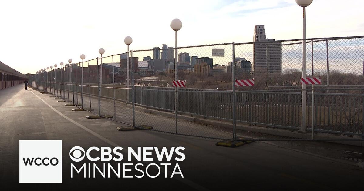 Why are there fences around Minneapolis' Washington Avenue Bridge