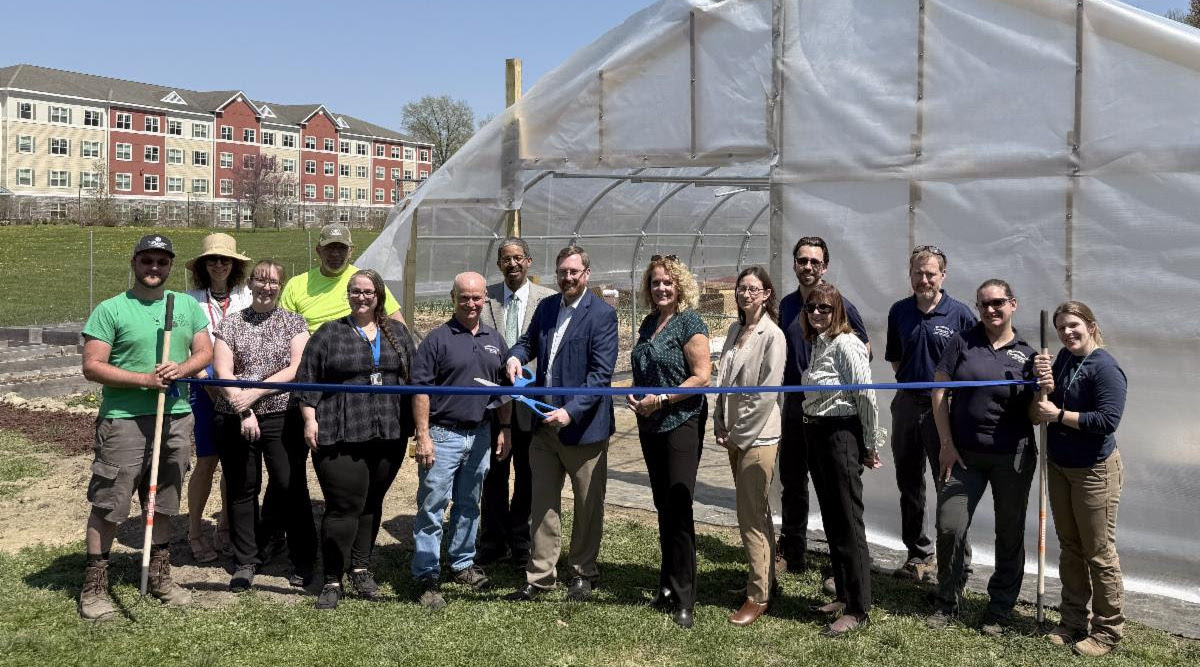 Green Teen Hydroponic Greenhouse Starts with Central Hudson Support