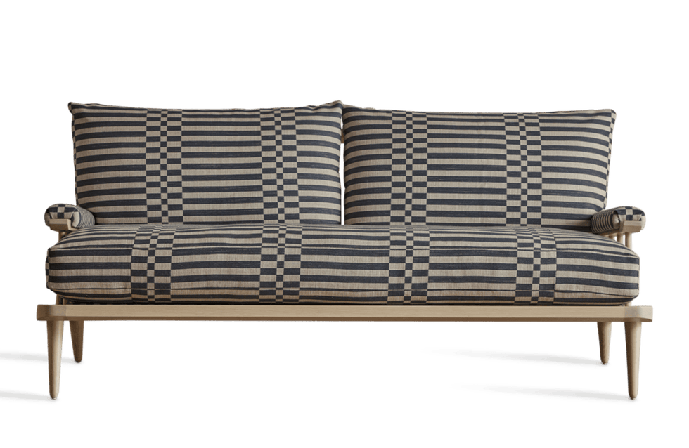 Spindle back observation sofa