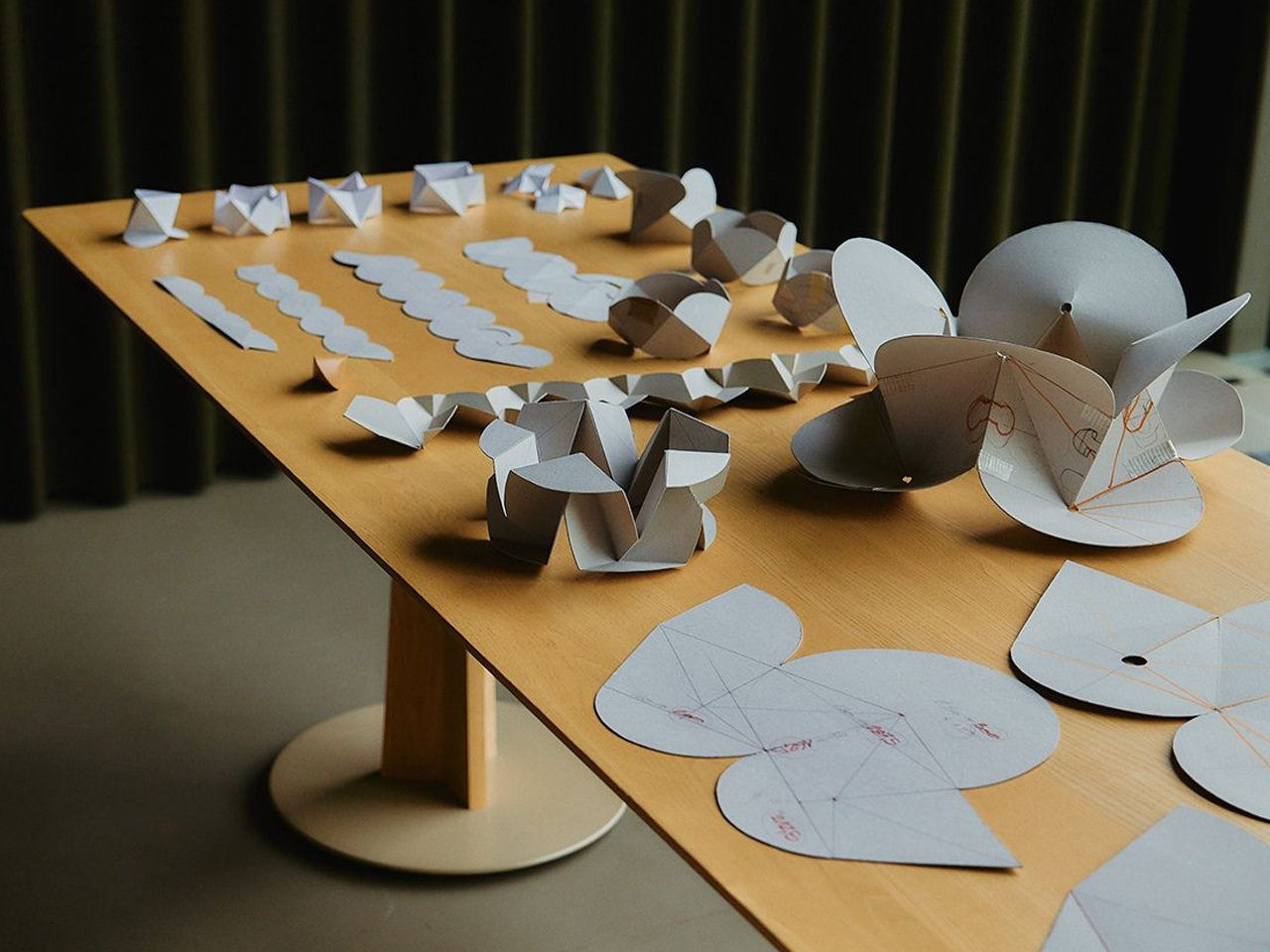 From coffee bowls to banana fibers: the 5 innovative materials that change sustainable lighting design