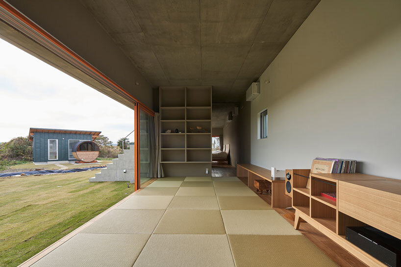 Beton Isumi Villa by Takeshi Hosaka Architects spread organically over land in Japan