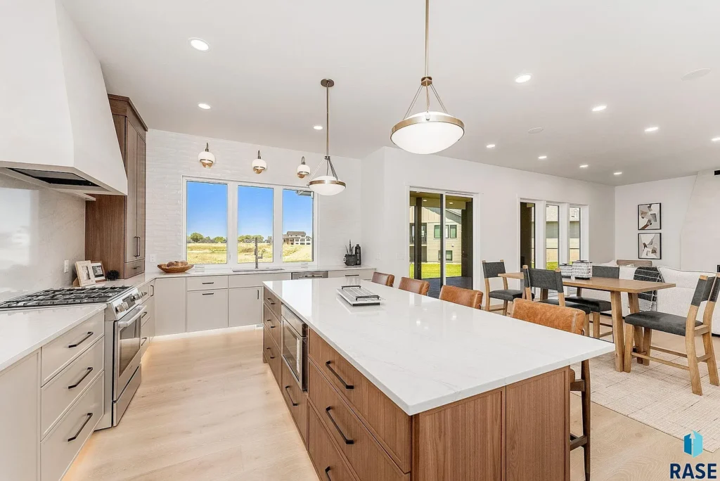 Brand new luxury house in Tea-Low with intelligent design, impressive upgrades