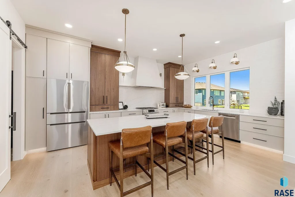 Brand new luxury house in Tea-Low with intelligent design, impressive upgrades