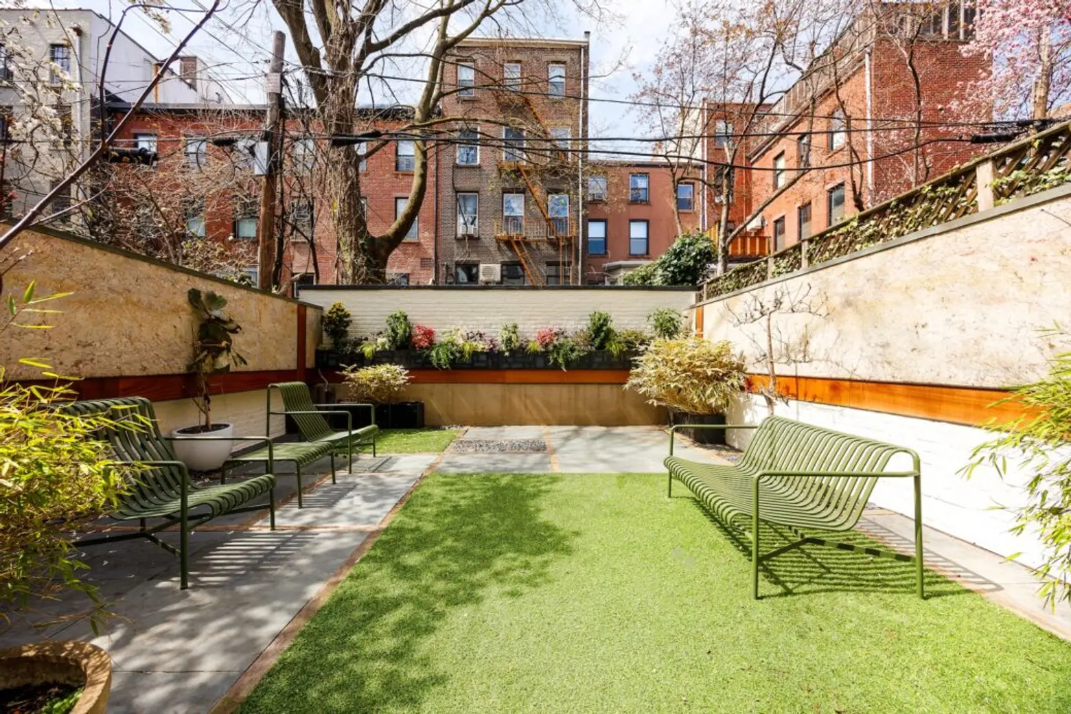 1850s Brooklyn Heights Townhouse, which was reinterpreted with modern architecture from the middle of the century, asks $ 9.9 million