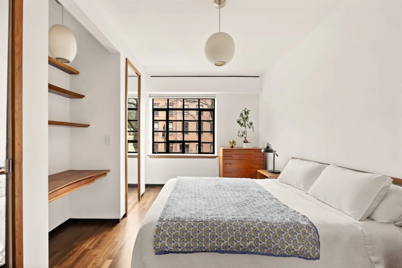 1850s Brooklyn Heights Townhouse, which was reinterpreted with modern architecture from the middle of the century, asks $ 9.9 million