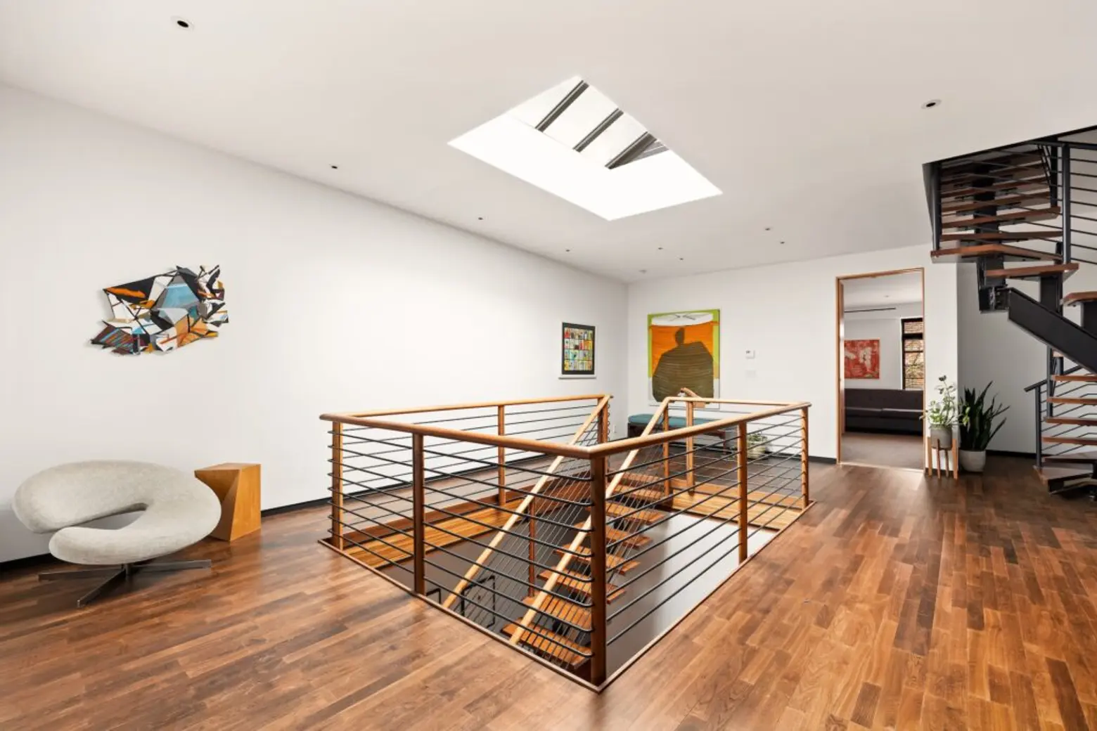 1850s Brooklyn Heights Townhouse, which was reinterpreted with modern architecture from the middle of the century, asks $ 9.9 million