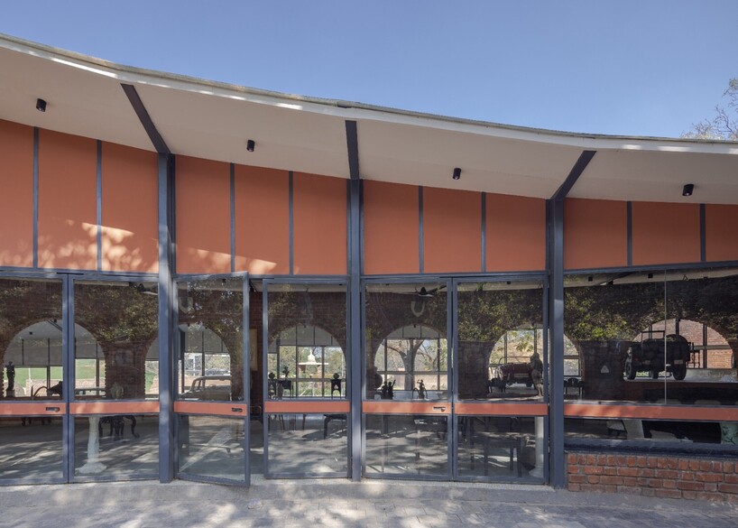 Correled canopy accommodation, the House Gallery Hybrid of Milind Shivani in India