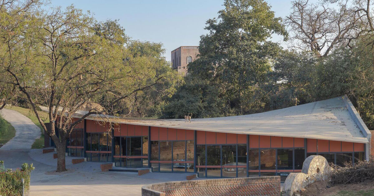 Correled canopy accommodation, the House Gallery Hybrid of Milind Shivani in India