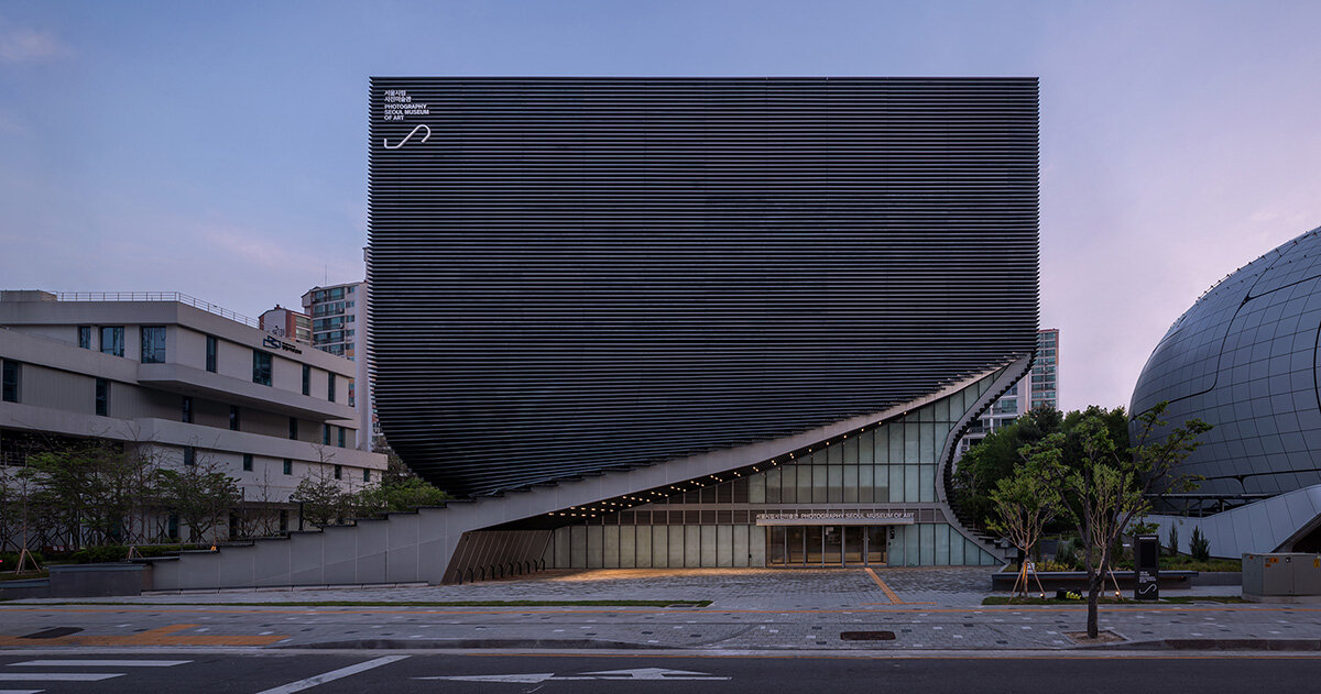 Photography Seoul Museum of Art begins with dynamic, twisted facade