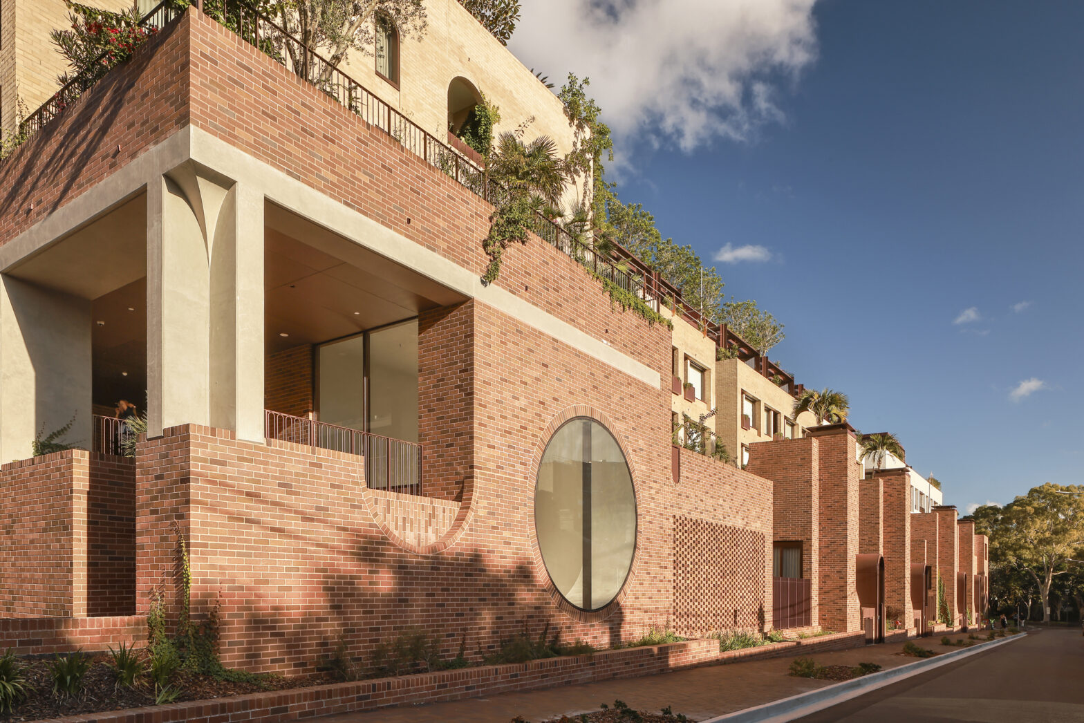 Discover the terraces of Surry Hills Village from Toga