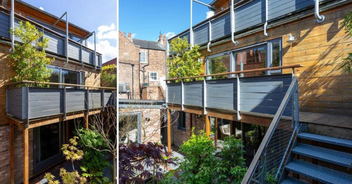 House in Baker's Yard, before Walmgate, for sale - in pictures