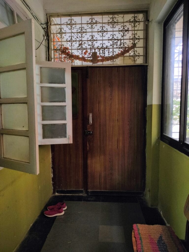 Door and Wundow with ventilation device