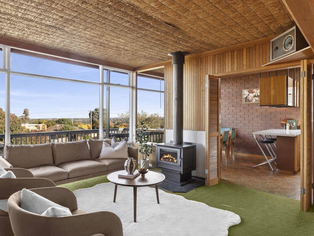 Modernist Highton Home inspired by Robin Boyd's designs that have been sold for the first time since 1964