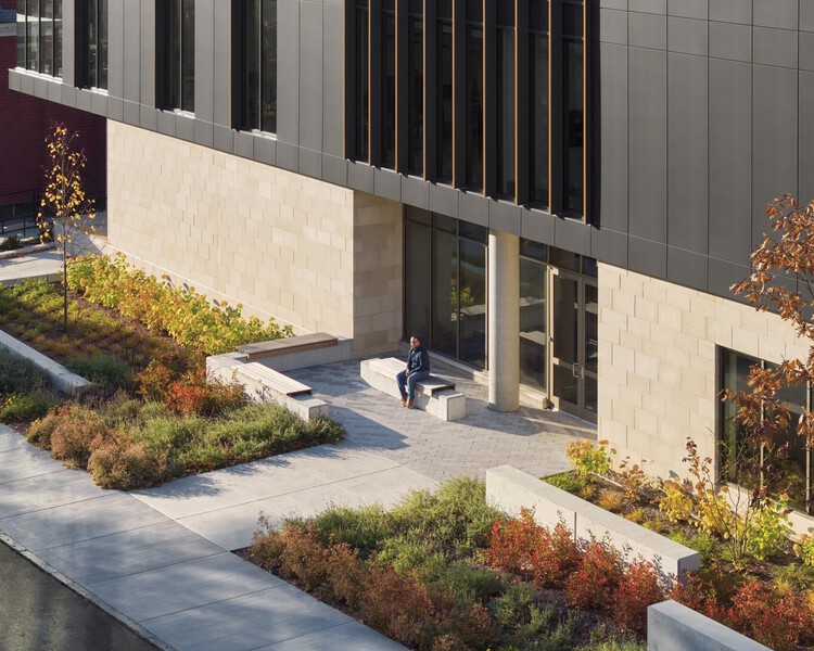 Clark University Center for Media Arts, Computing and Design / Ayers Saint Gross - Image 8 of 24