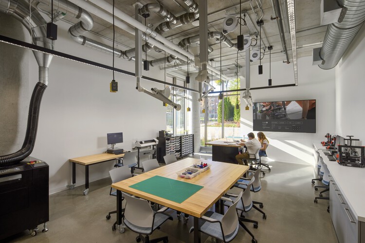 Clark University Center for Media Arts, Computing and Design / Ayers Saint Gross - Interior photography, dining room, table, lighting, chair