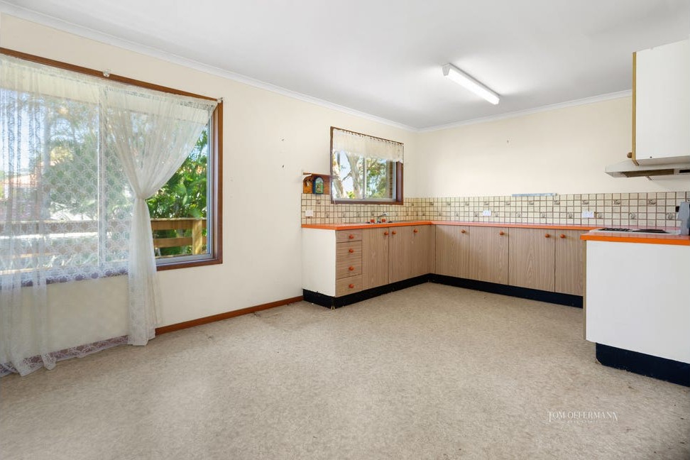 Modern duplex, which is intended for USD Site $ 2.3 million