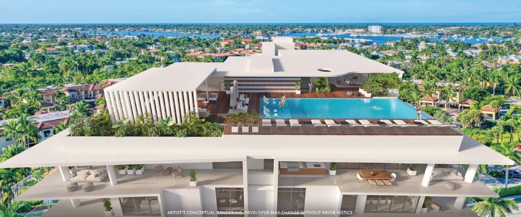 The Infiinfifinity -Pool from Aura's Dach is highest in Naples, Naples, which give the residents of the area's underground sub -view views.