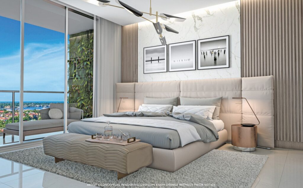 Aura in Metropolitan Naples consists of 56 exclusive residences that offer expansive floor plans and first -class surfaces.