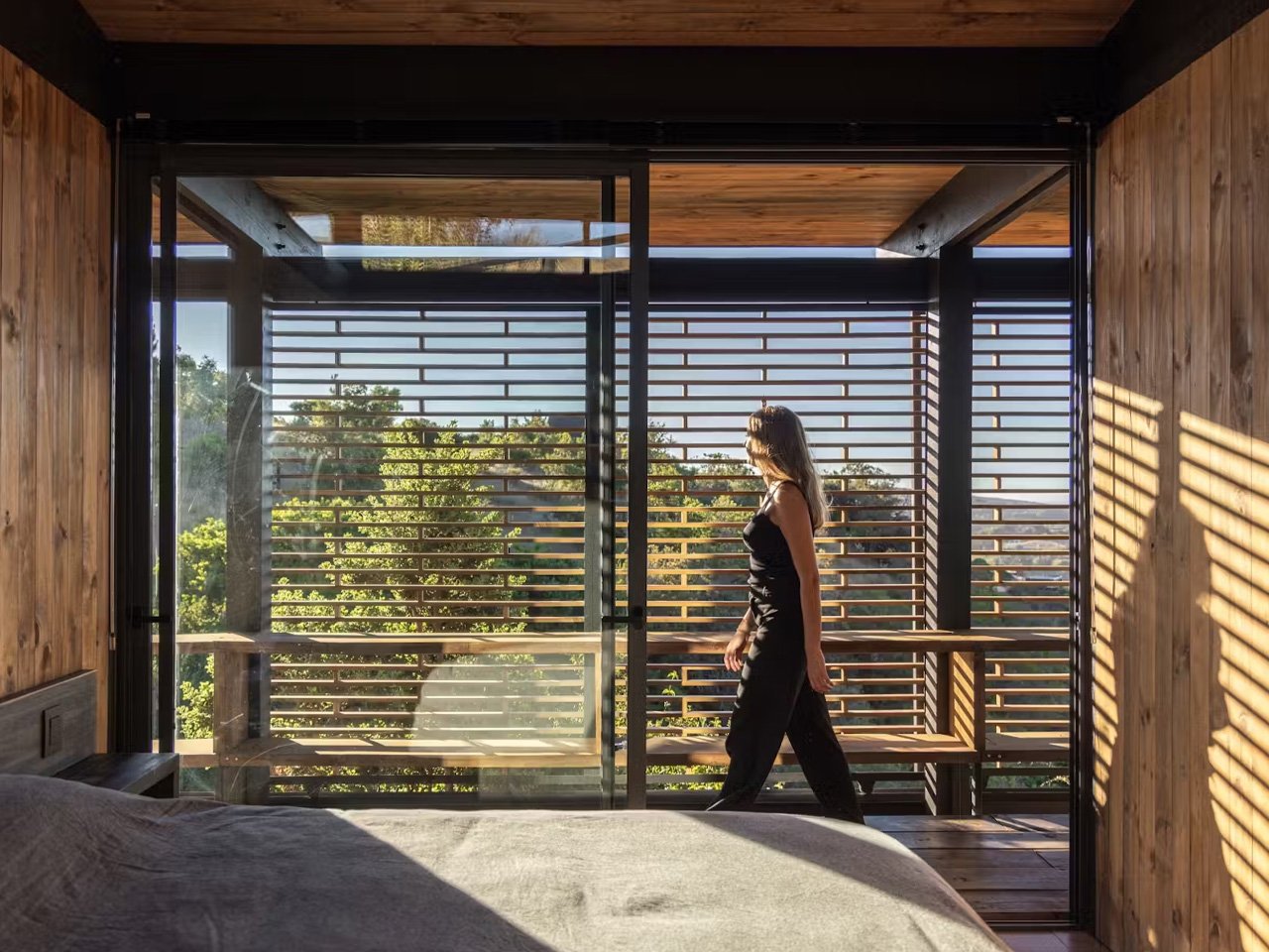 The cabin completed with glass with a price of $ 290,000 offers the ultimate coastal holiday in Chile