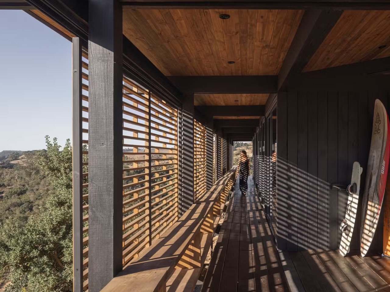 The cabin completed with glass with a price of $ 290,000 offers the ultimate coastal holiday in Chile