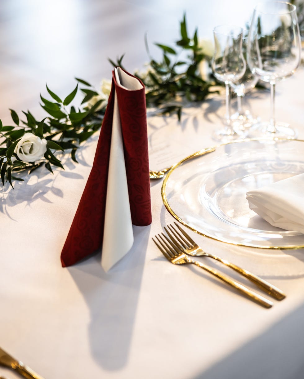 Wedding color schemes burgundy gold white green Wedding color schemes burgundy gold white green