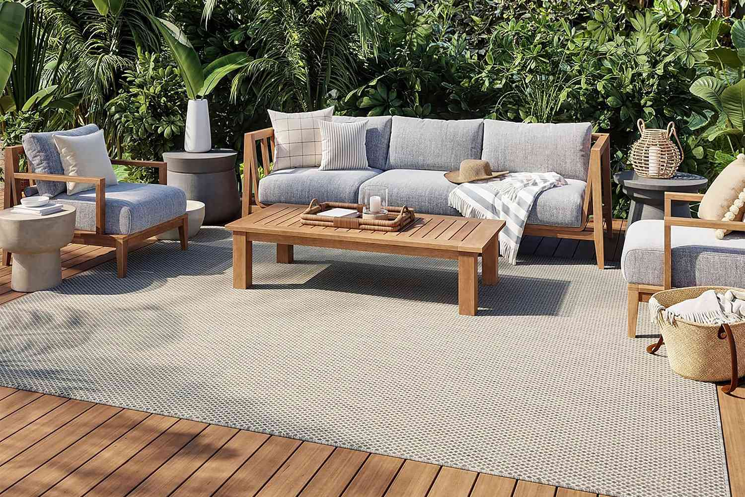 8 carpets outdoors at Amazon, up to 56% discount