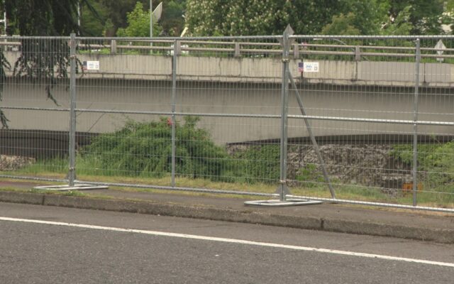 Fences that are built near the I-405 to protect the detour of homeless camping