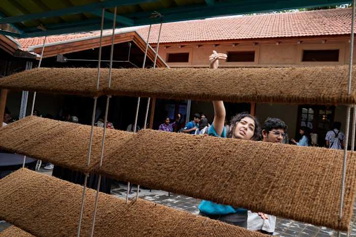 How an innovative portable shelter of India's outdoor worker could help to hit the heat