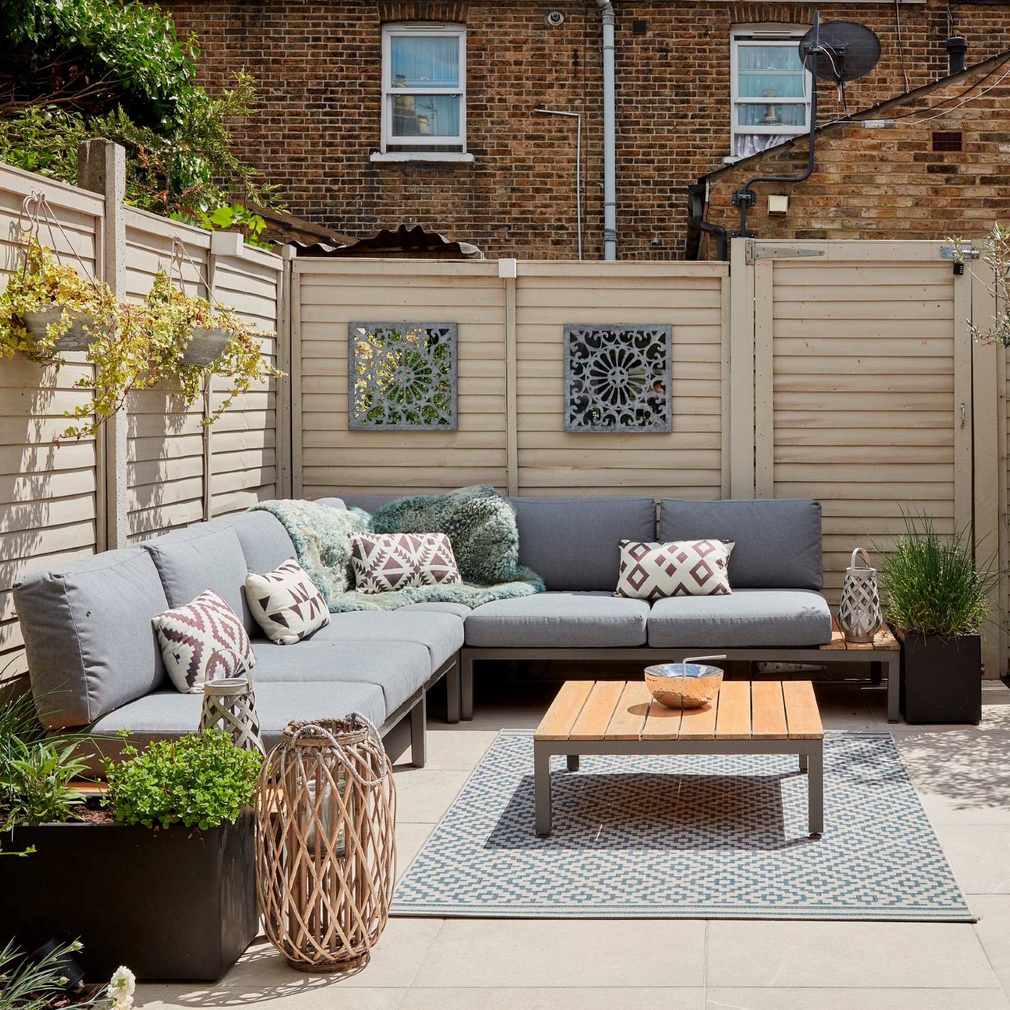 How high can a garden fence be? The legal limit and ...
