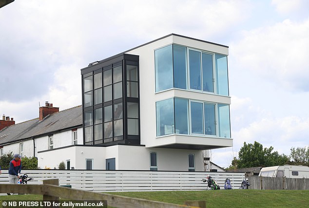 A controversial home of Grand Designs was by Irate -Nachbarn as