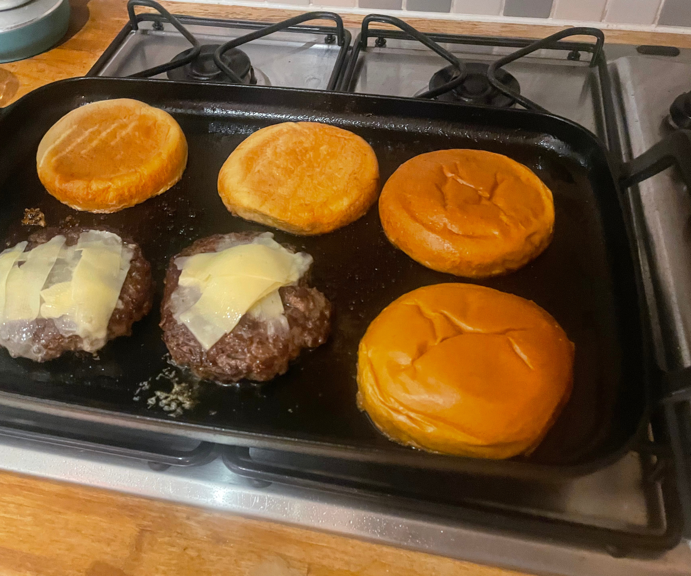 Grill the burger and rolls in the Le Creuset Alpine Outdoor boarding.
