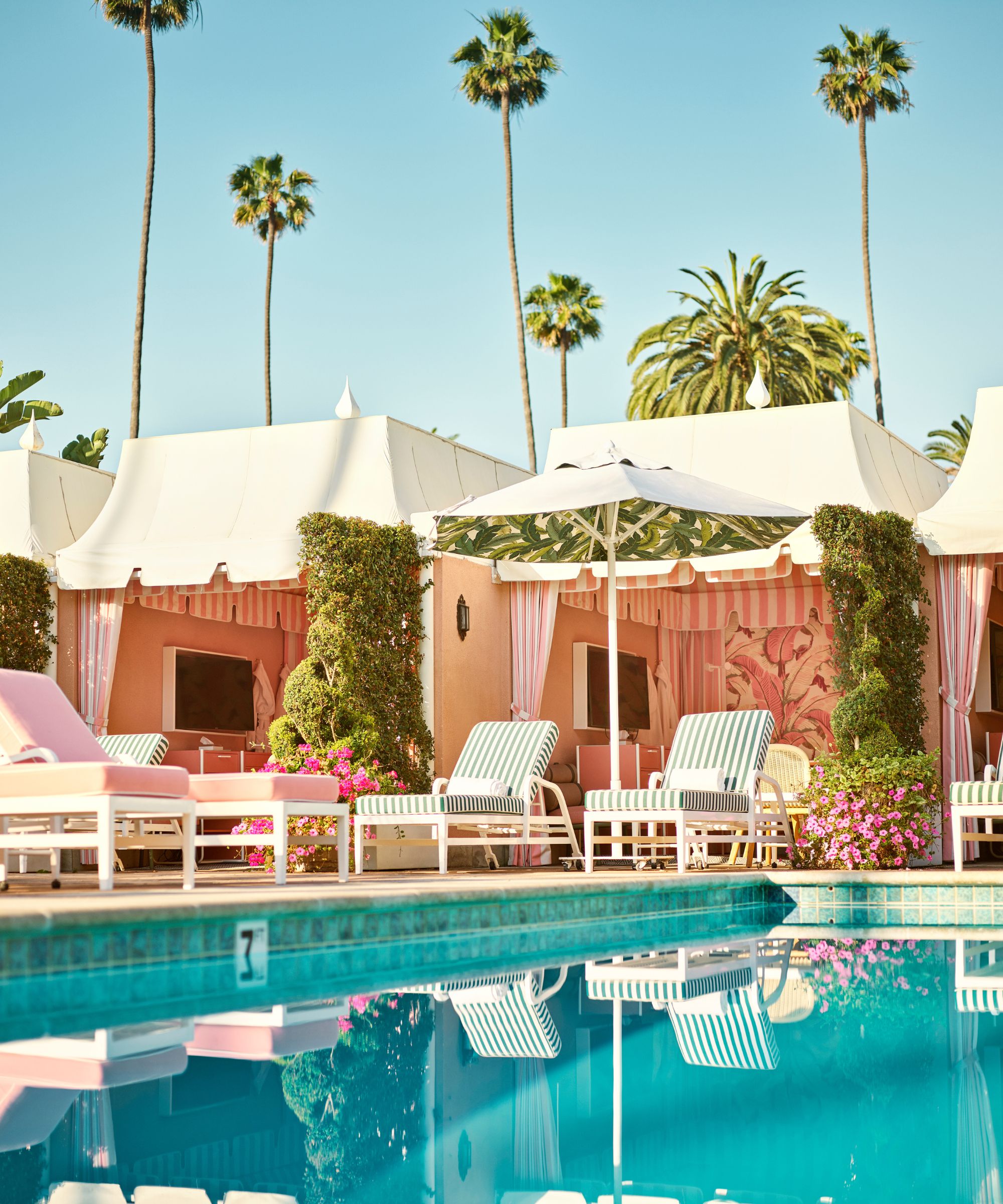 Rosa pool huts, sun loungers
