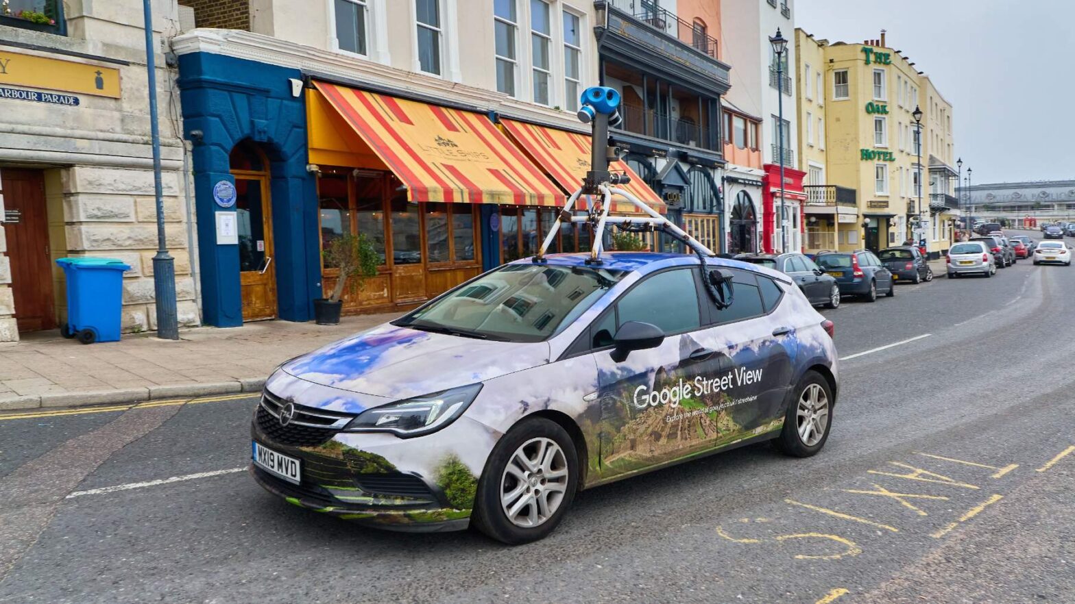 A man appears naked in Google Street View and Google has to pay him € 11,000 because he violated his privacy in his own home