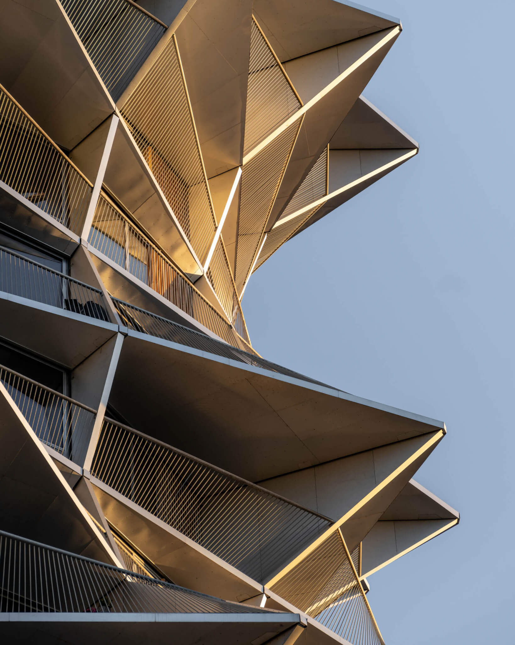 Weird vertical walls that shape the jagged profile