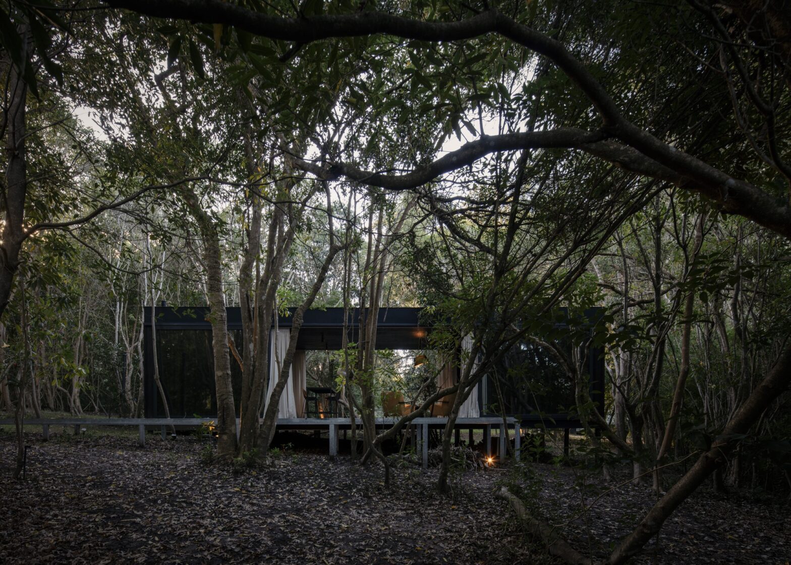 Luna / iHouse Studio House