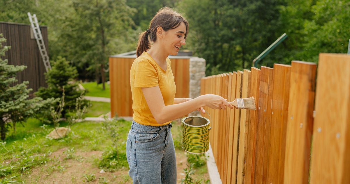 Can I paint my side of the neighbor's fence? 7 experts all said the same thing