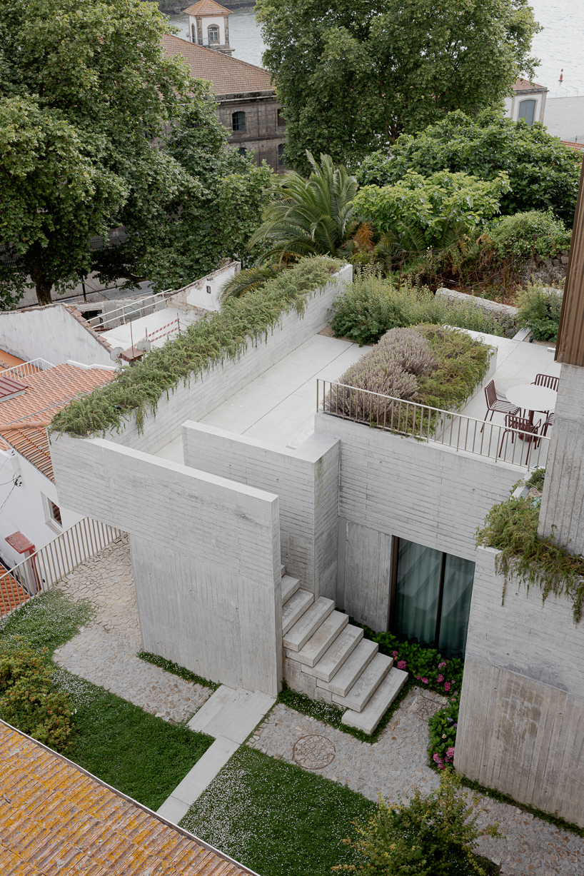 Renovated Porto Residence Neumagines Hillside terraces with steps concrete layers