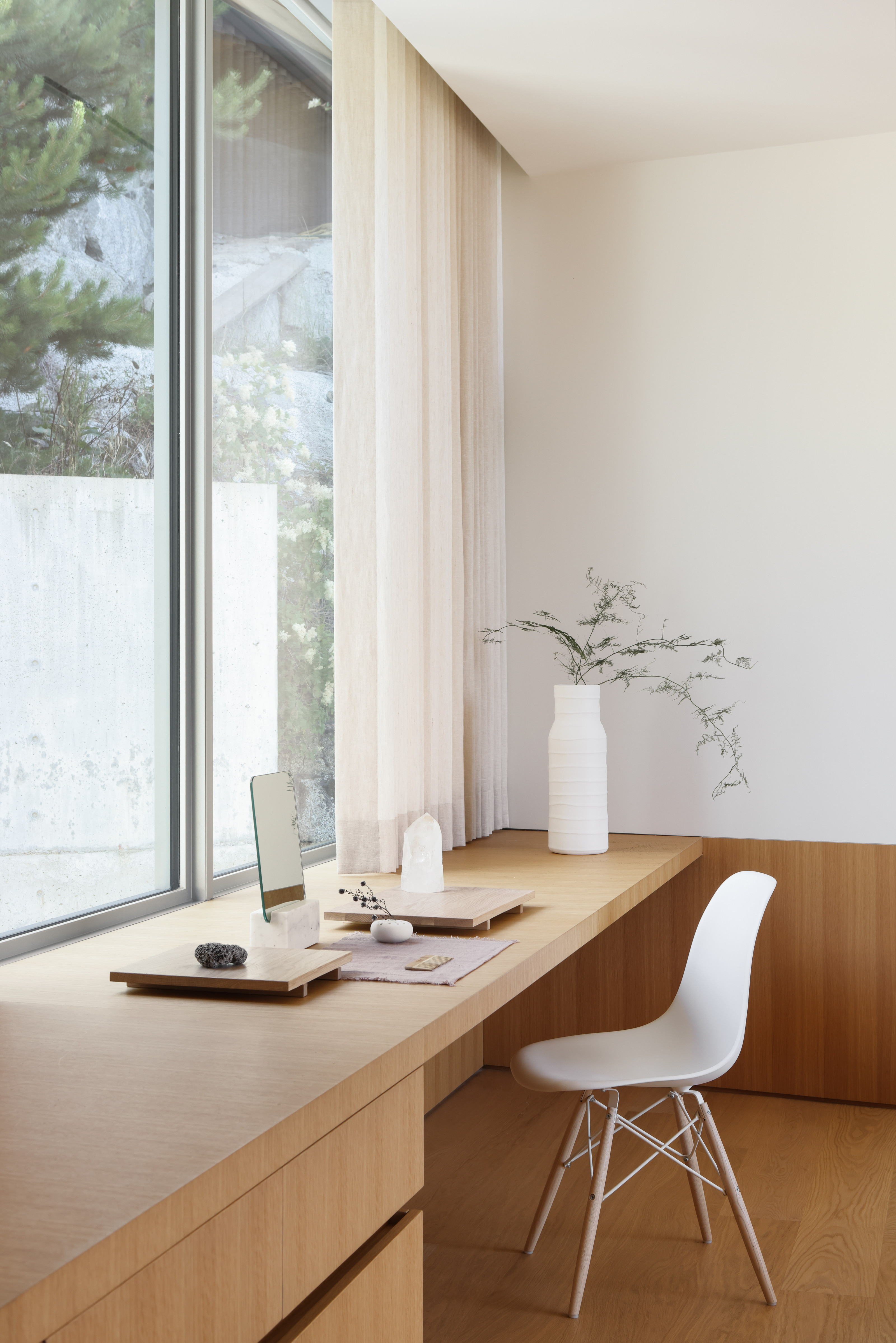 The sanctuary has a tailor -made carpentry